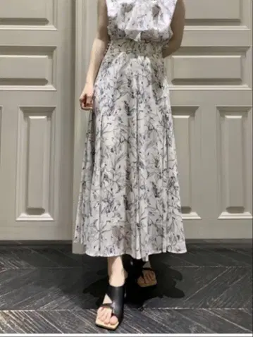 꽃무늬 롱 스커트 화이트/블랙