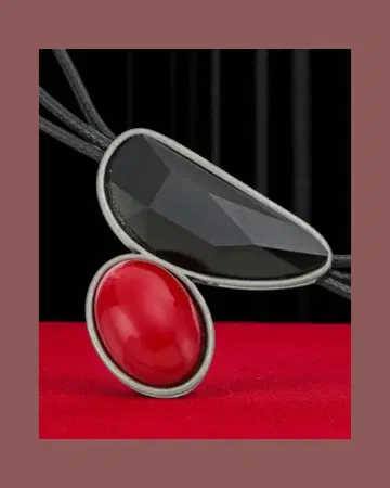 미사용 새상품! 빨간색 x 블랙 쿨 스타일 목걸이