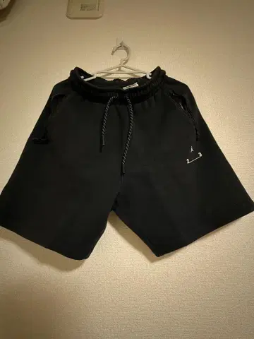 검은색 숏팬츠 지퍼 포켓 부착 JORDAN 23