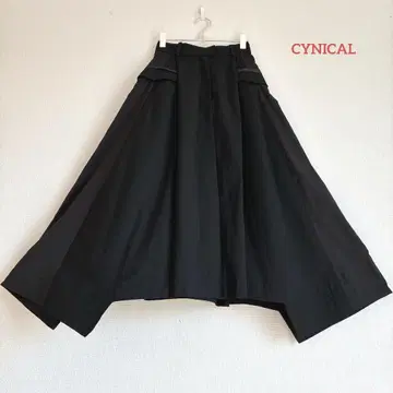CYNICAL 시니컬 이소재 변형 롱 스커트 블랙