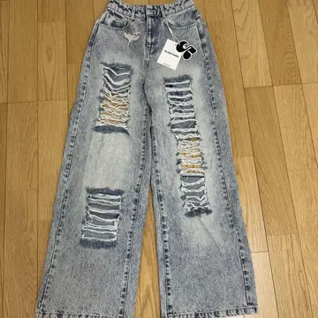 Andwang damaged heart key denim