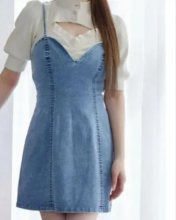 EATME 데님 멜빵 스커트 아이스 블루