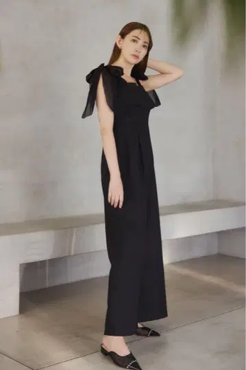 [새상품급] Herlipto Ribbon Romper