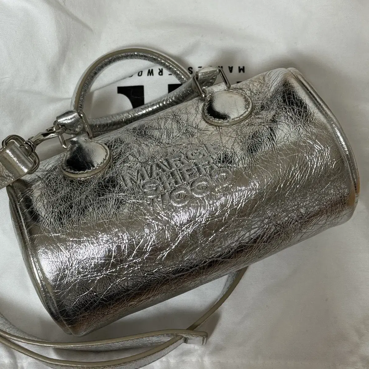 ☆MARGE SHERWOOD☆ ZIPPER SMALL silver crinkle Marge Sherwood Silver Small Zipper Bag In Silver Crinkle