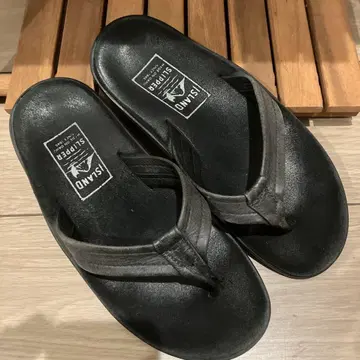 [중고] ISLAND SLIPPER 블랙 샌들 US 7 25cm