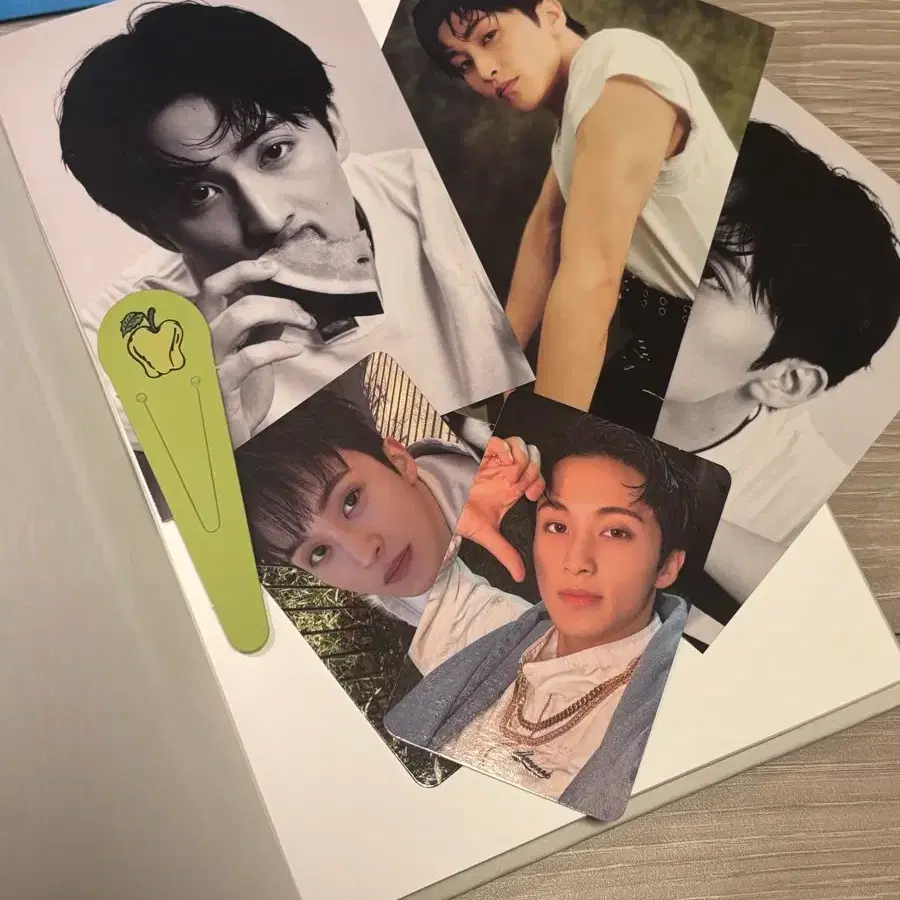 Nct Mark md Keyring (Paprika) + The Firstfruit Album | Bunjang Global
