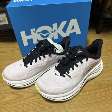 HOKA 핑크 러닝화 clifton 10