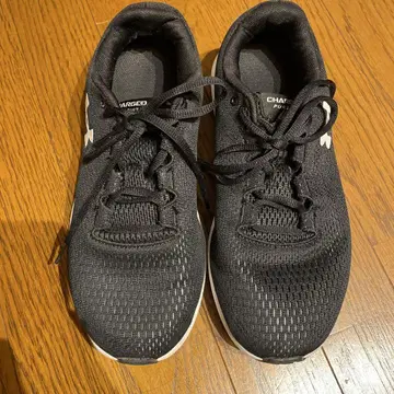 Under Armour Charged Pursuit 블랙