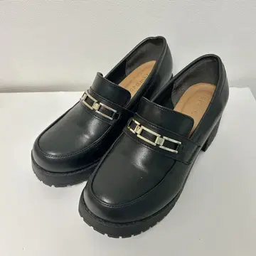 블랙 로퍼 가죽 신발 금속 체인 장식