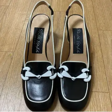 세련된 펌프스 이탈리아제