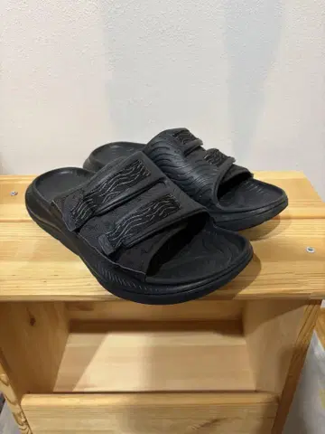HOKA ONE ONE 샌들 Size: 28cm