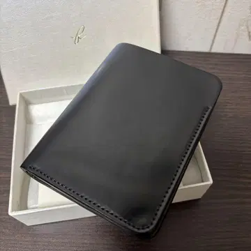 forme Post wallet Cordovan black