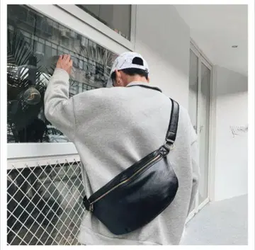 [새상품] 블랙 가죽 백 바디백