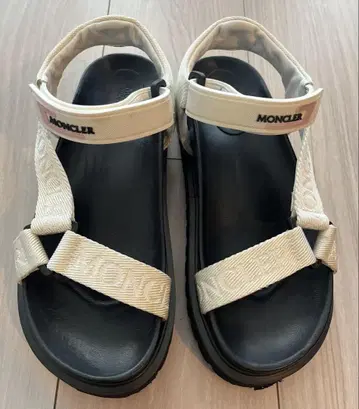 MONCLER 화이트 스포츠 샌들 23.5cm