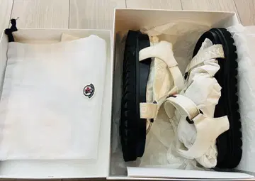 MONCLER 화이트 스포츠 샌들 23.5cm