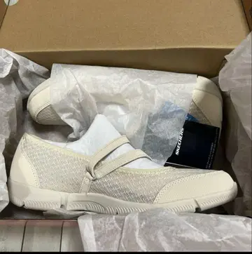 미사용 SKECHERS 25.0cm 화이트