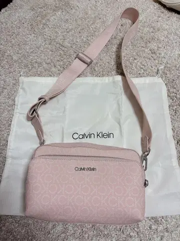 미사용품 새상품 Calvin Klein 로고 숄더백
