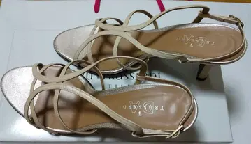 [새상품] TRUSSARDI 트루사르디 힐 스트랩 샌들 24cm