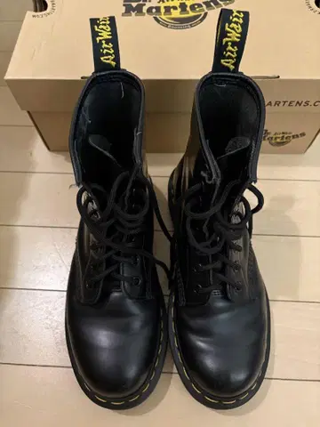 Dr. Martens 닥터마틴 8홀