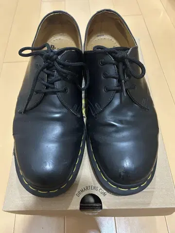Dr. Martens 블랙 레이스업 슈즈