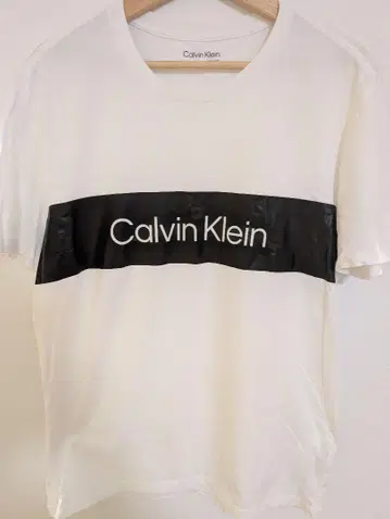 Calvin Klein 로고 티셔츠 M 사이즈 화이트