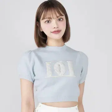 다리치 백 오픈 아플리케 니트 탑