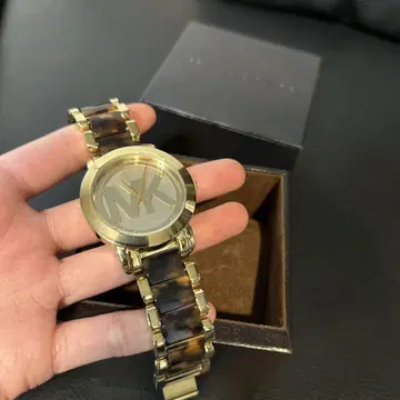 MICHAEL KORS 골드 브라운 시계