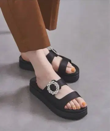 비쥬 장식 브라운 새틴 플랫폼 샌들