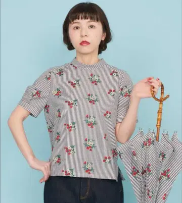 CHILD WOMAN 스트라이프 딸기 자수 블라우스