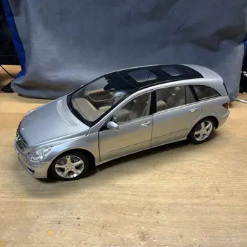 미니챔프 메르세데스 벤츠 R클래스 1/18