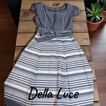 [새상품급] Della Luce 스트라이프 A라인 원피스