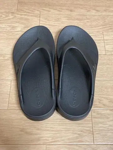 OOFOS 샌들