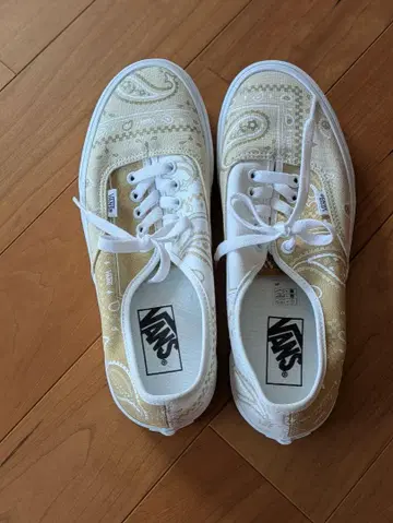 VANS 페이즐리 무늬 스니커즈