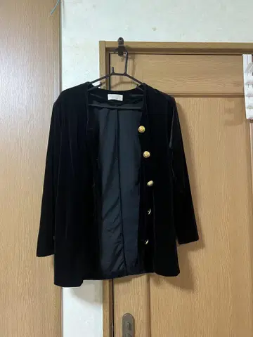 블랙 벨벳 테일러드 재킷 벨로아