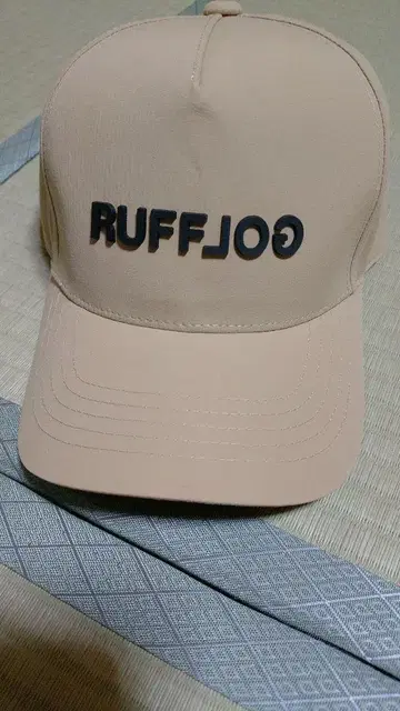 RUFFLOG 베이지 캡 조정 가능