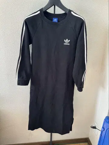 K324 adidas 트레이닝복 원피스 사이드 슬릿 있음