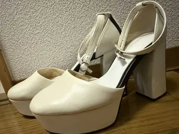 화이트 플랫폼 힐 앵클 스트랩