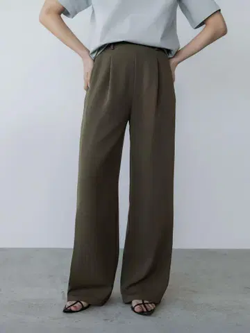 crewre 워터 리펠런트 슬랙스 khaki 사이즈 1