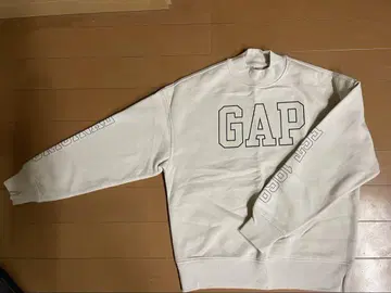GAP 화이트 맨투맨 티셔츠