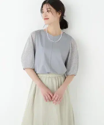 25SS 휴먼 우먼 시어 스트라이프 도킹 V넥 티셔츠