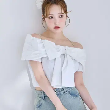 비쥬 스트랩 리본 블라우스