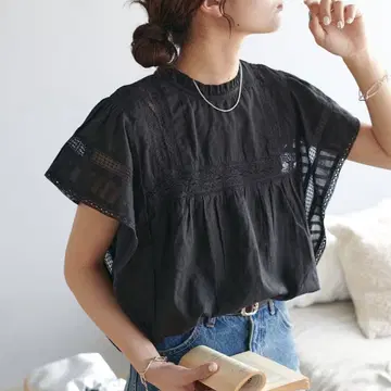 디스코트 도비 스트라이프 프렌치 블라우스