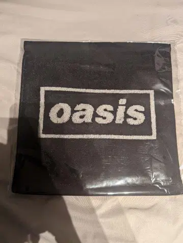 oasis Live Forever 타월