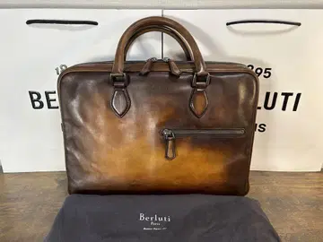 컨디션 최상 올가 시대 Berluti 엉쥬르 베네치아 가죽 브리프 케이스