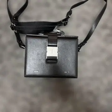 HELIOT EMIL 블랙 가죽 BOX 카라비너