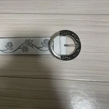 미사용 새상품 꽃무늬 화이트 벨트 원형 버클