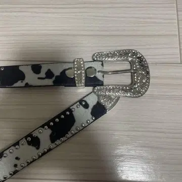 소 패턴 스터드 벨트