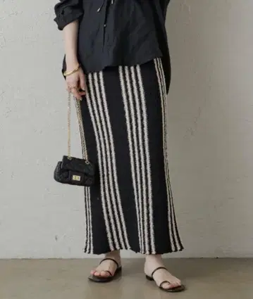 LOUNGEDRESS 멀티 스트라이프 니트 스커트