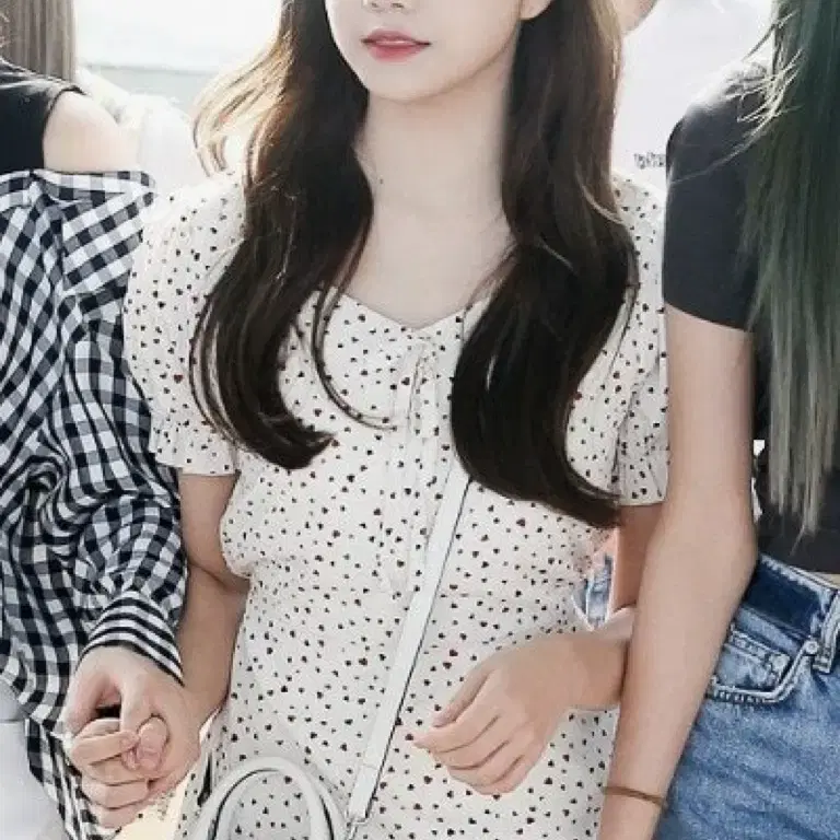 MARGARIN FINGERS | 마가린핑거스 Margarine Fingers Square