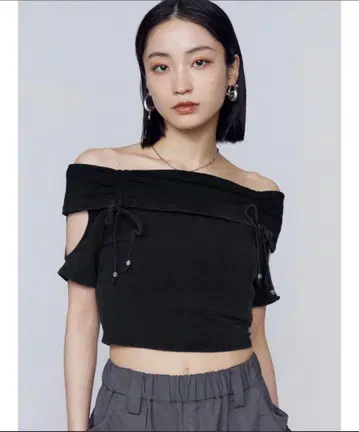 EMODA 에모다 개더 오프숄더 리본 탑 블랙